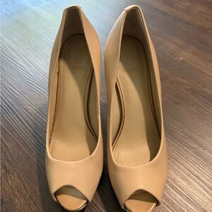 GUESS Women's Tan Heels